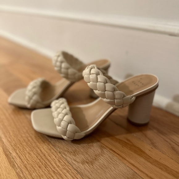 Ivory heels- A New Day - Picture 3 of 4